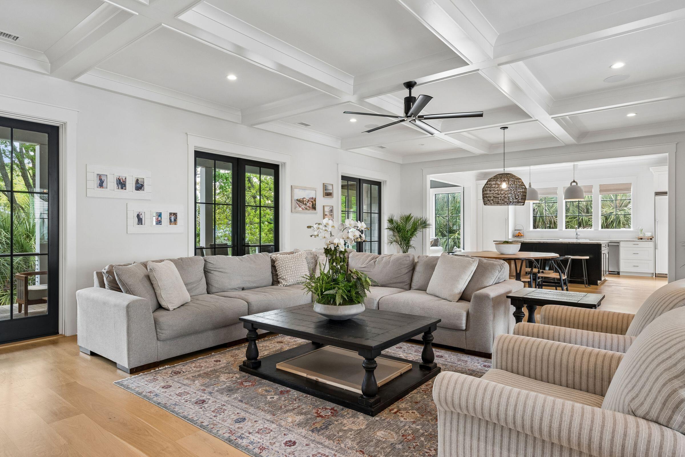 924 Pitt Street Mount Pleasant, SC 29464 - Photo 4 of 71 924PittSt-KeenEyeMarketing-020