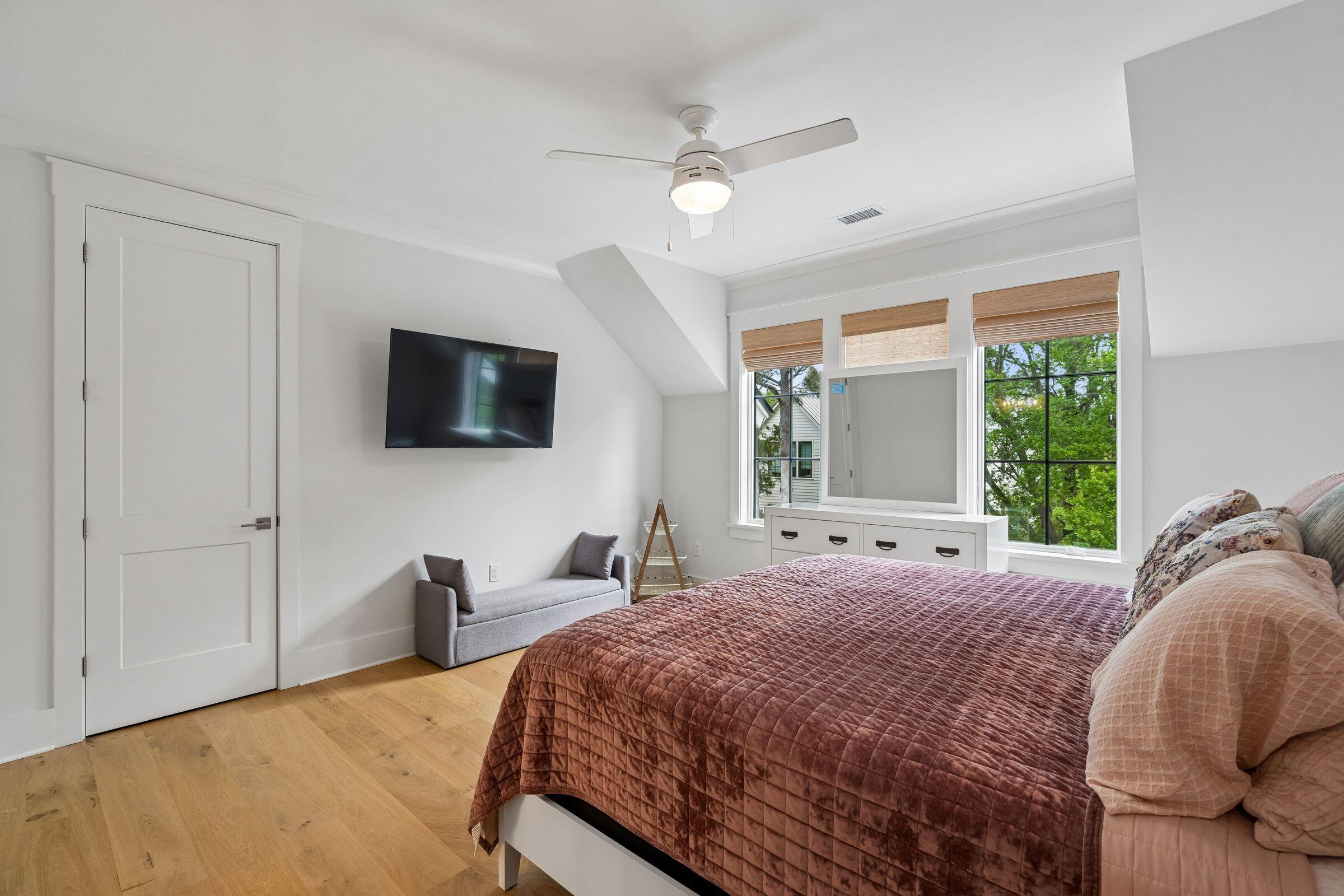 924 Pitt Street Mount Pleasant, SC 29464 - Photo 47 of 71 924PittSt-KeenEyeMarketing-058