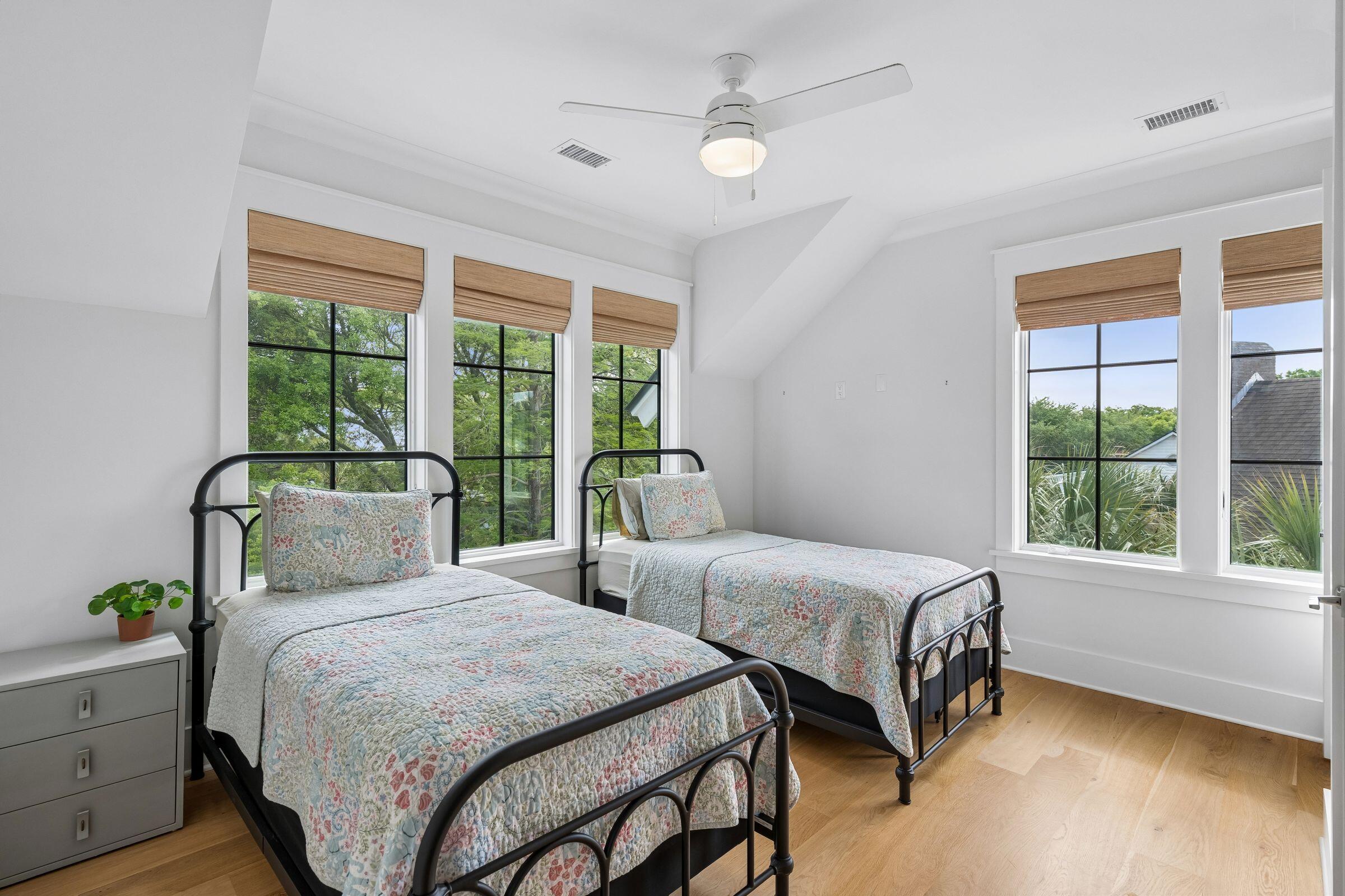 924 Pitt Street Mount Pleasant, SC 29464 - Photo 51 of 71 924PittSt-KeenEyeMarketing-062