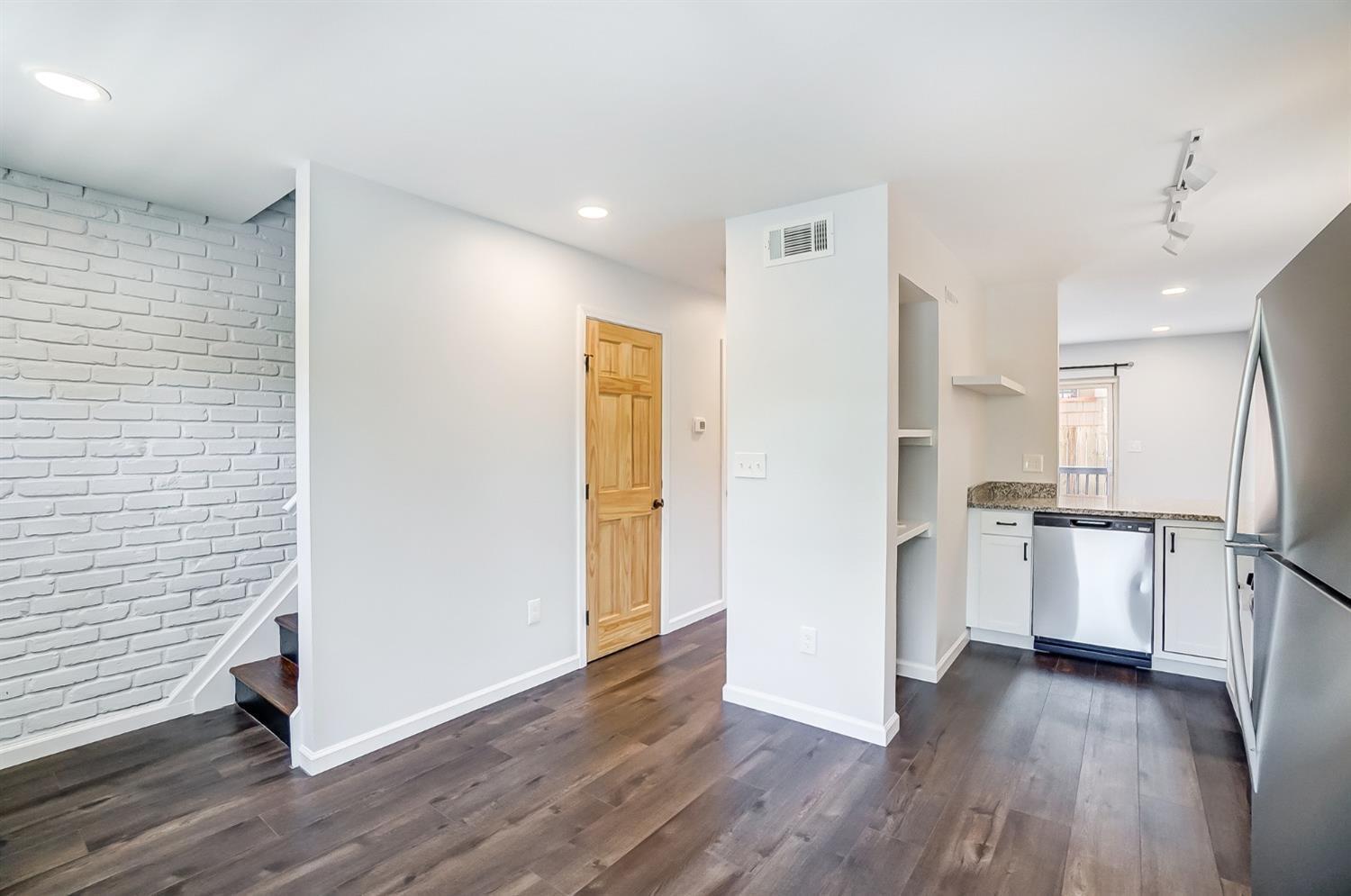 5701 Montgomery Road, Unit 1 Cincinnati, OH 45212 - Photo 8 of 33