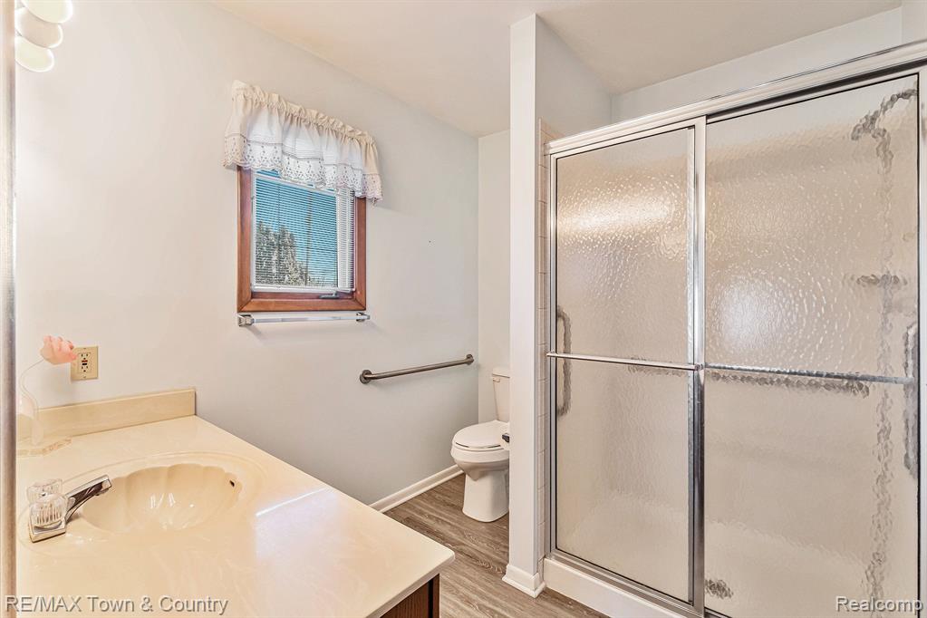 1433 Flushing Road Flushing, MI 48433 - Photo 15 of 28