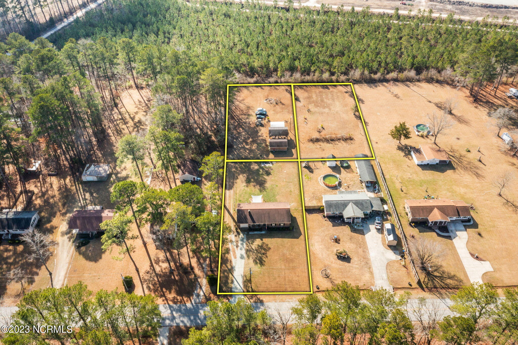 2015 Spring Garden Road New Bern, NC 28562 - Photo 5 of 37 3 Lots sold together. Lot behind home has additional 3 bedroom septic