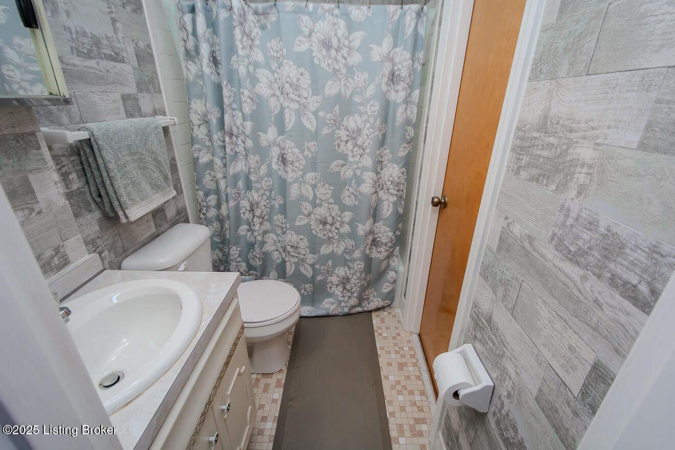 1562 Knight Road Louisville, KY 40216 - Photo 35 of 63 Knight-34