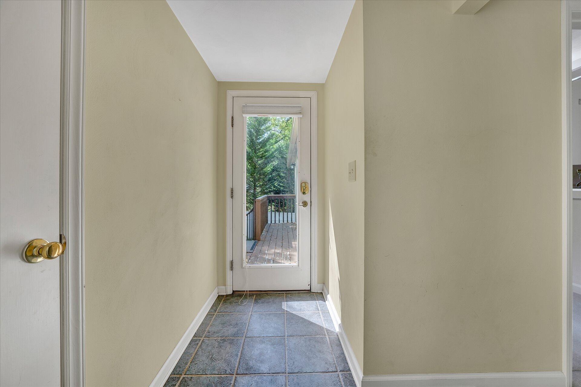 3303 One Oak Road Roanoke, VA 24018 - Photo 20 of 33 22-SGP (23 of 35)