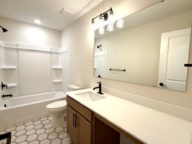 $794,990 | 909 Mount Curve Boulevard, Unit I, St. Paul, MN 55116