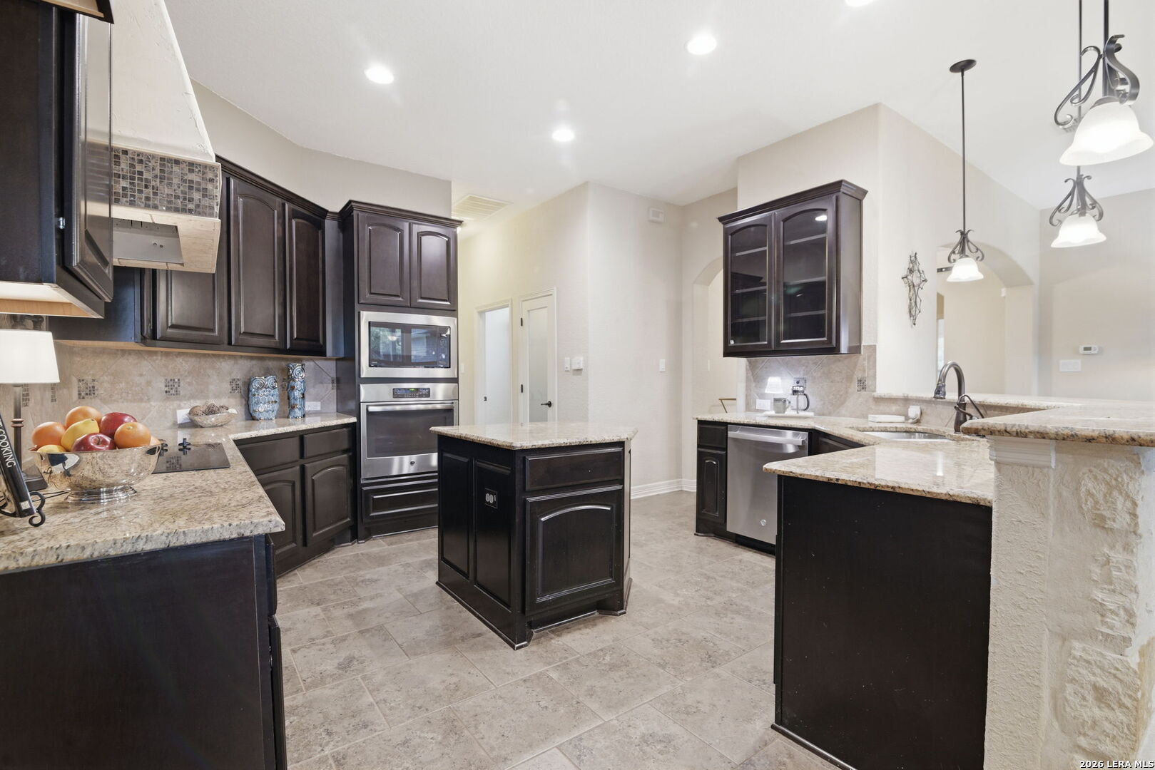 30349 Setterfeld Circle Fair Oaks Ranch, TX 78015 - Photo 7 of 25
