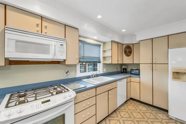 $1,098,000 | 7 Countryside Drive, Gilford, NH 03249