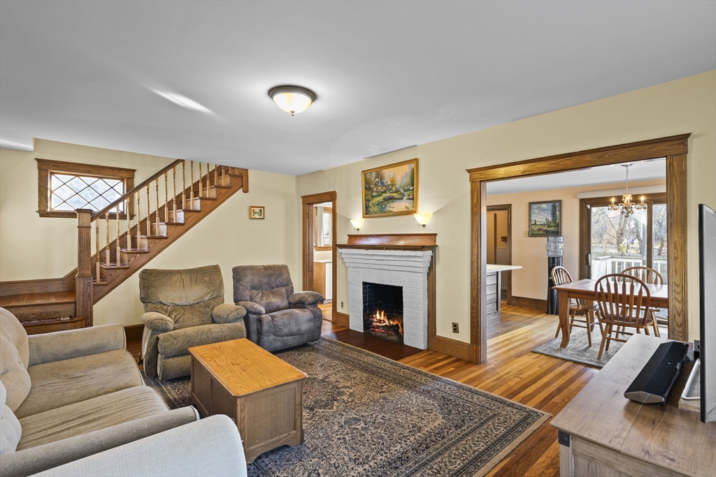 28 Waldron Road Braintree, MA 02184 - Photo 3 of 30 Gallery Image 3