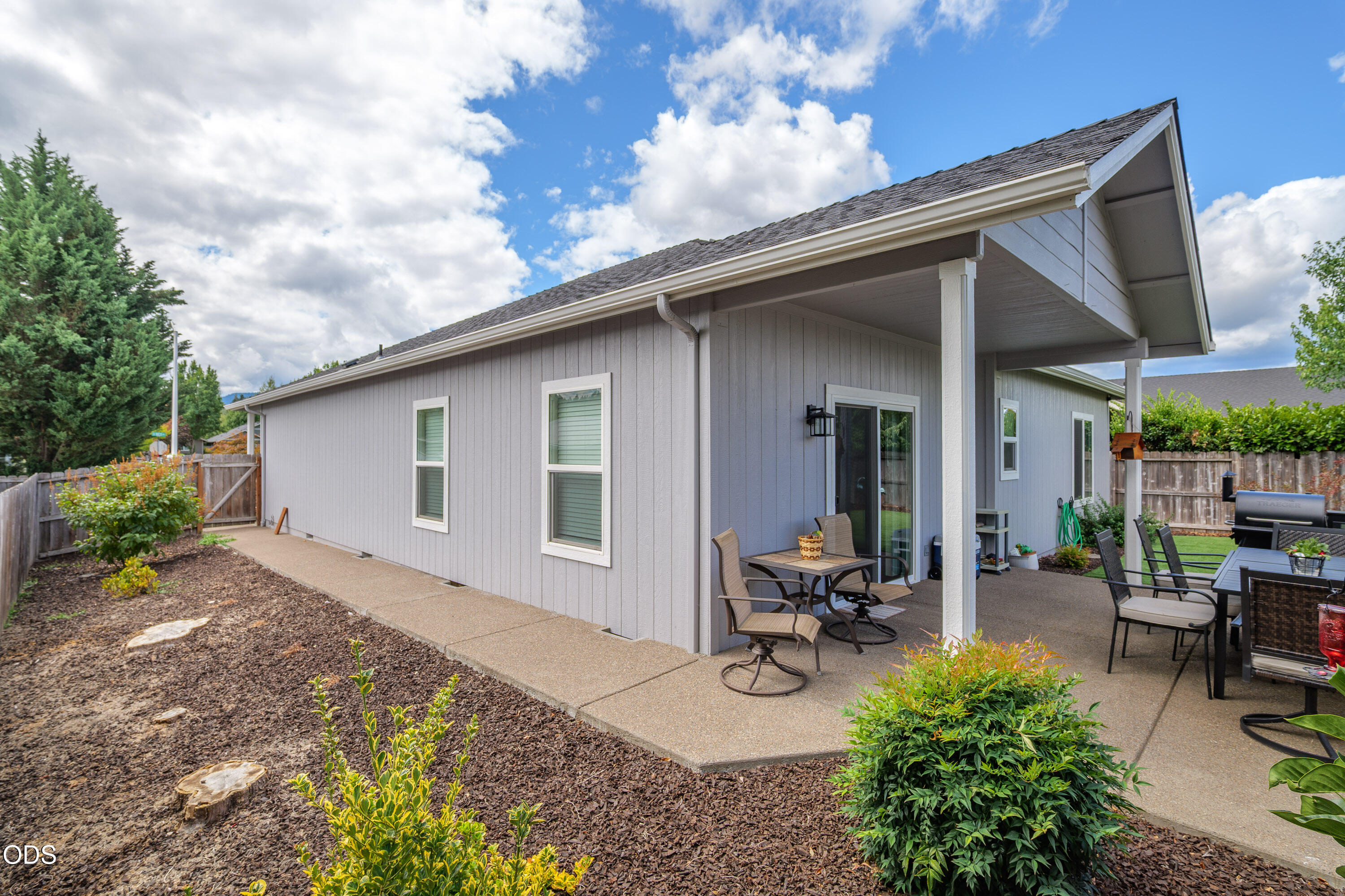 2140 Southwest Nick Way Grants Pass, OR 97527 - Photo 33 of 39