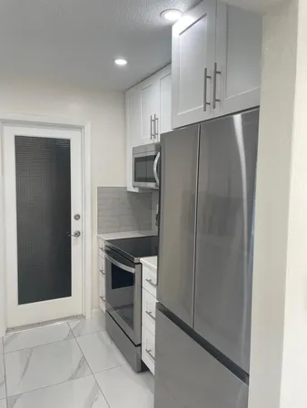 $2,500 | 131 Northwest 14th Street, Boynton Beach, FL 33426