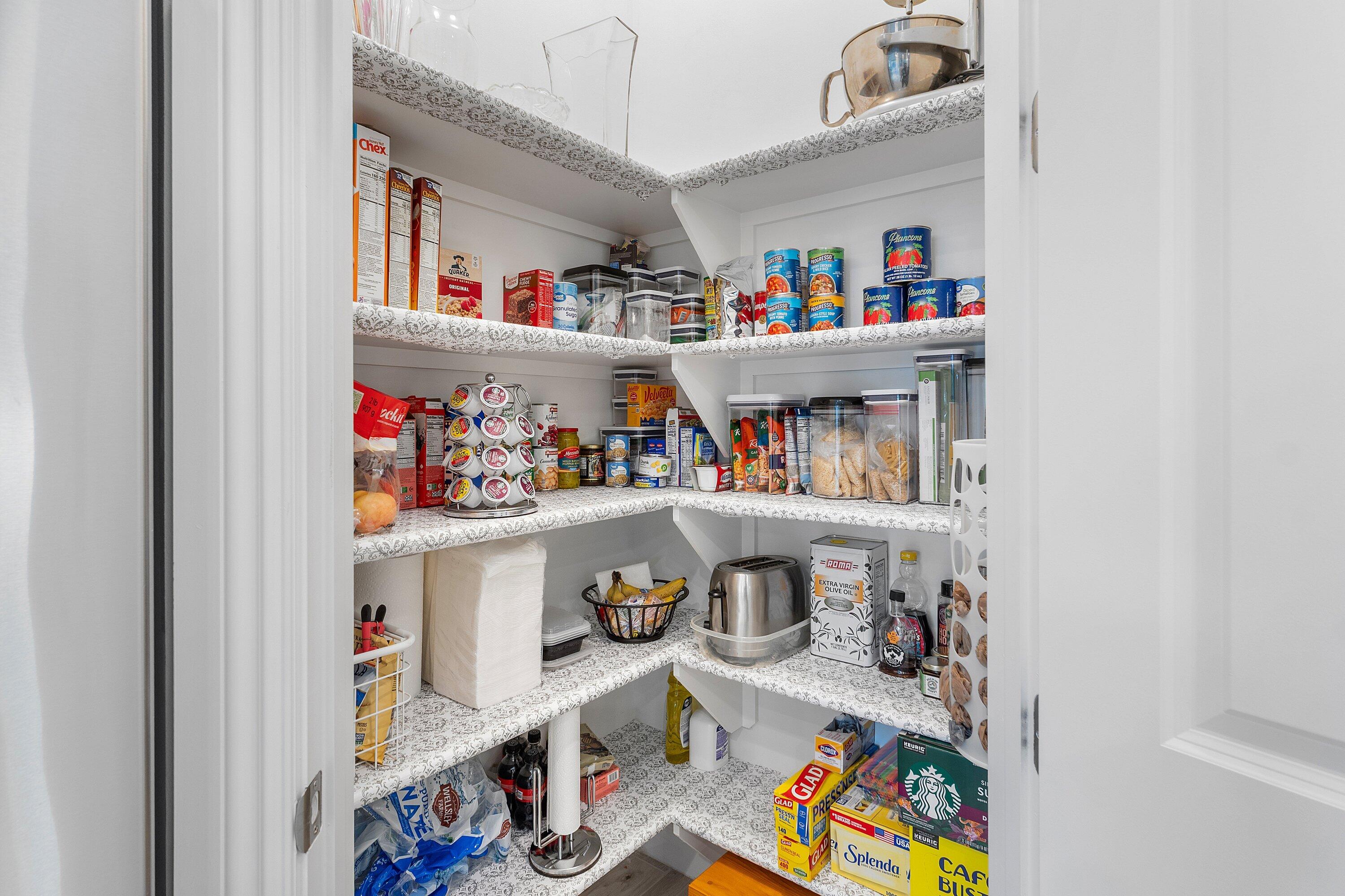 11832 Palermo Road Parkland, FL 33076 - Photo 10 of 42 Pantry