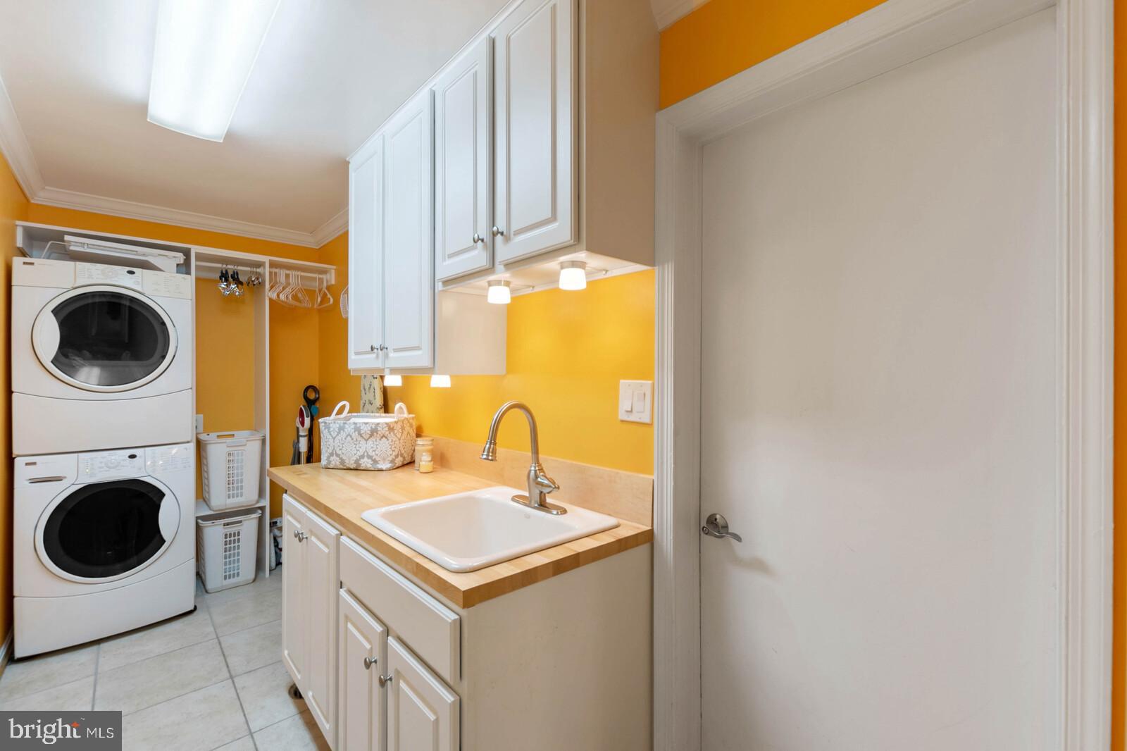 6022 Greeley Boulevard Springfield, VA 22152 - Photo 28 of 73 Laundry Room