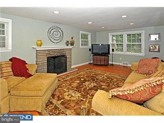 104 McCloskey Road Flourtown, PA 19031 - Photo 3 of 12 Living Room