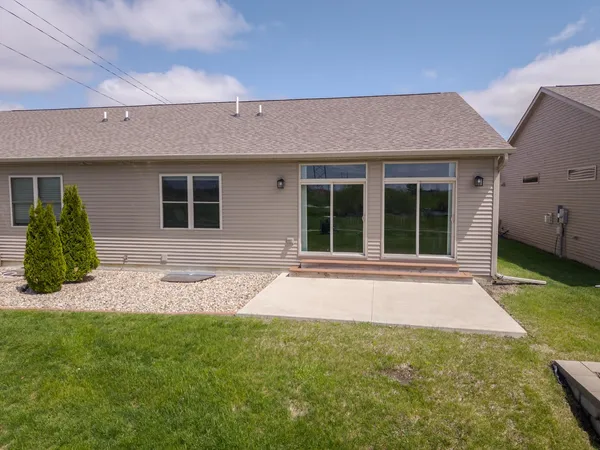 $385,000 | 1903 Dunraven Road, Bloomington, IL 61704
