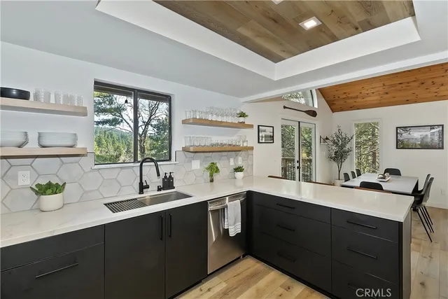 $619,900 | 26591 Thunderbird Drive, Lake Arrowhead, CA 92352