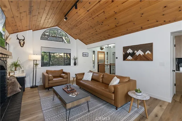 $619,900 | 26591 Thunderbird Drive, Lake Arrowhead, CA 92352