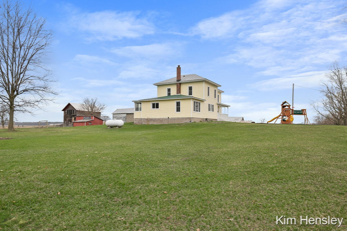9531 Nimberger Road Lakeview, MI 48850 - Photo 2 of 47 IMG_1001
