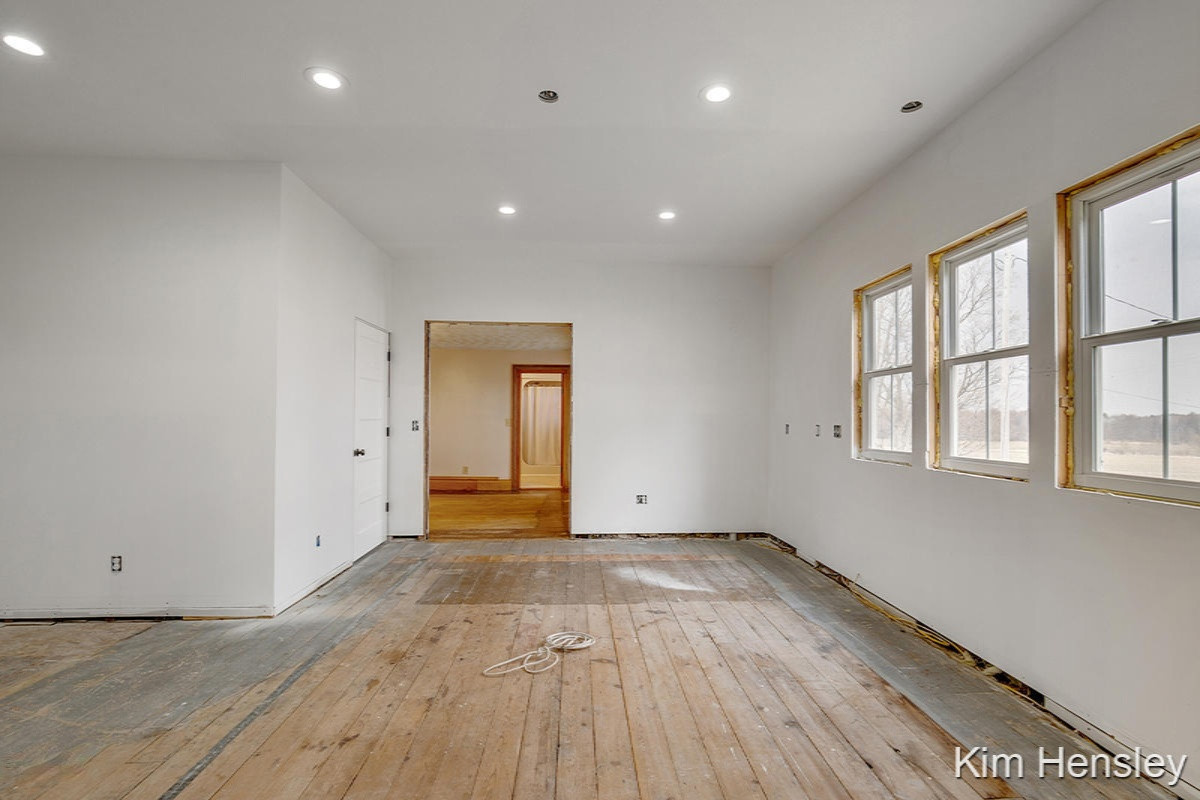 9531 Nimberger Road Lakeview, MI 48850 - Photo 6 of 47 IMG_1005