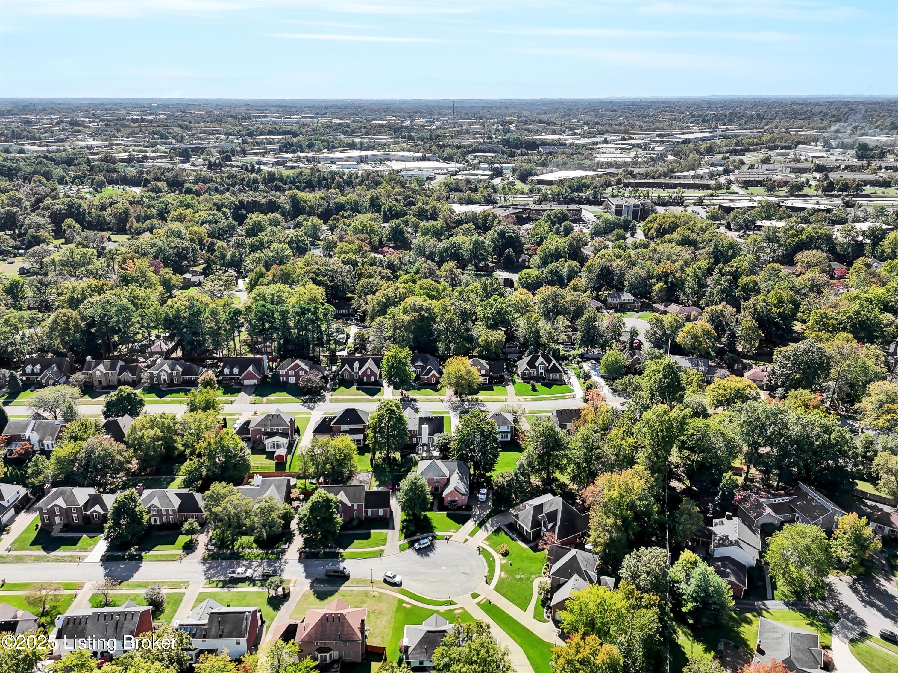 10612 Edgewater Road Louisville, KY 40223 - Photo 54 of 55 Drone photo of neighborhood