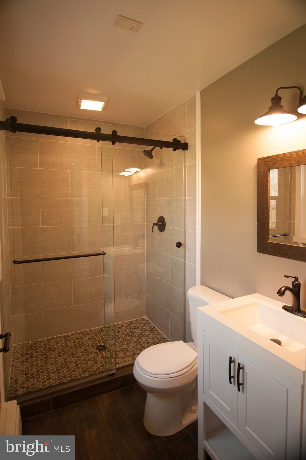 16401 Black Rock Road Darnestown, MD 20874 - Photo 11 of 26 Hall Bath