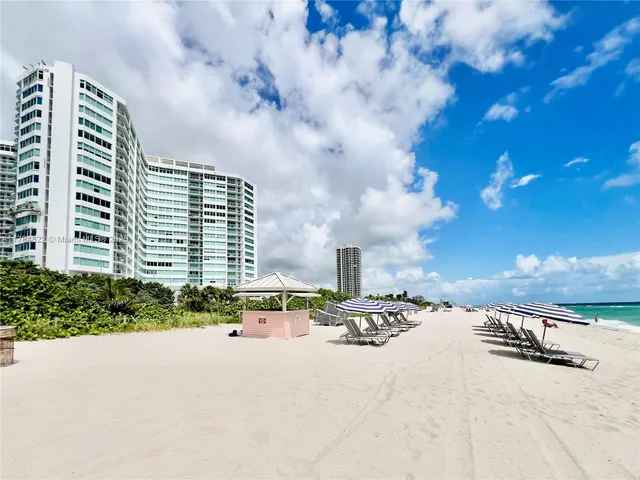 a view of terrace with city view