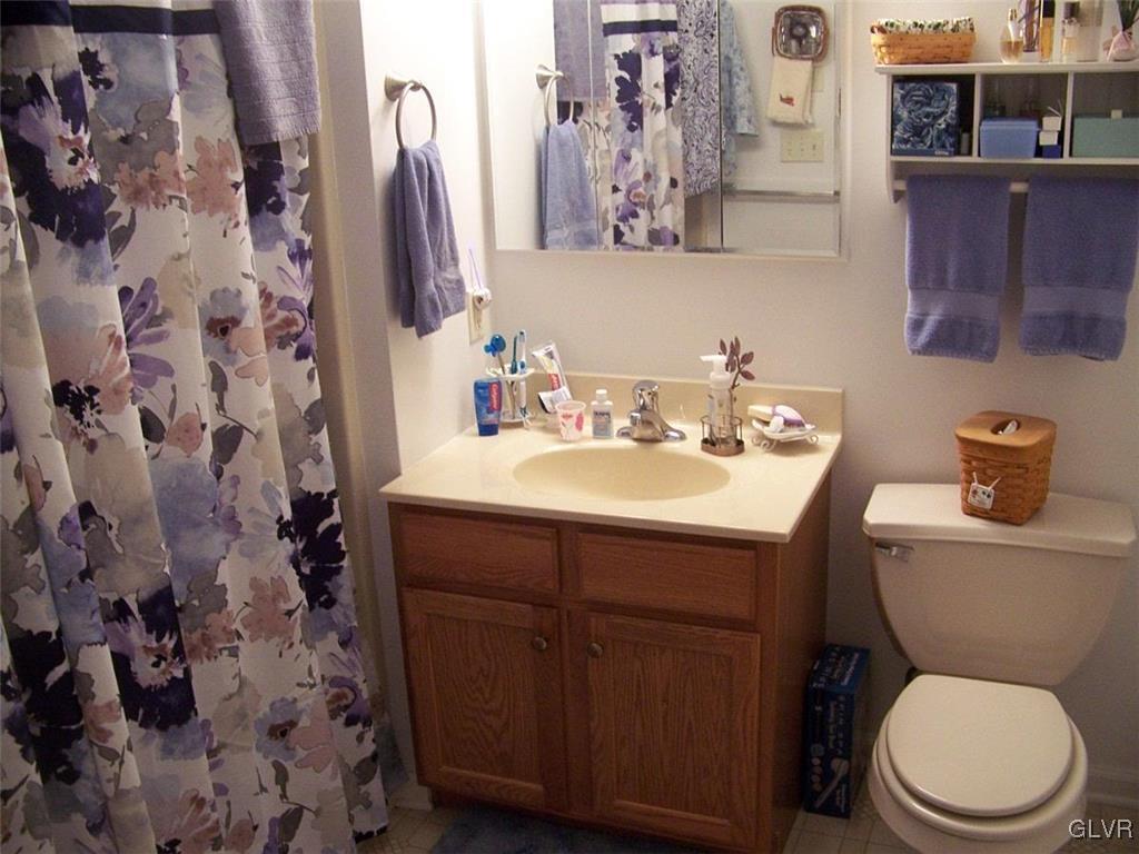 2690 Upstream Farm Road Easton, PA 18040 - Photo 7 of 9 Gallery Image 7