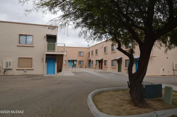 $995 | 4327 East Bellevue Street, Unit 3102, Tucson, AZ 85712