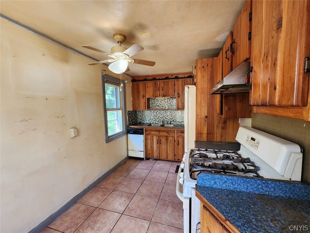 411 Mayberry Road Rome, NY 13440 - Photo 3 of 19