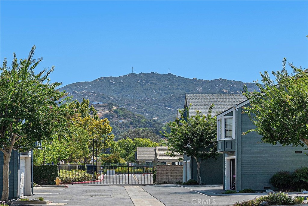 1906 Rory Lane, Unit 5 Simi Valley, CA 93063 - Photo 2 of 32 Balcony Mountain View