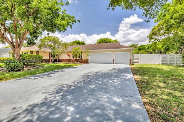 $825,000 | 14630 Southwest 147th Court, Miami, FL 33196