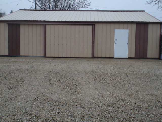 215 East State Road Island Lake, IL 60042 - Photo 3 of 11 a view of an empty room