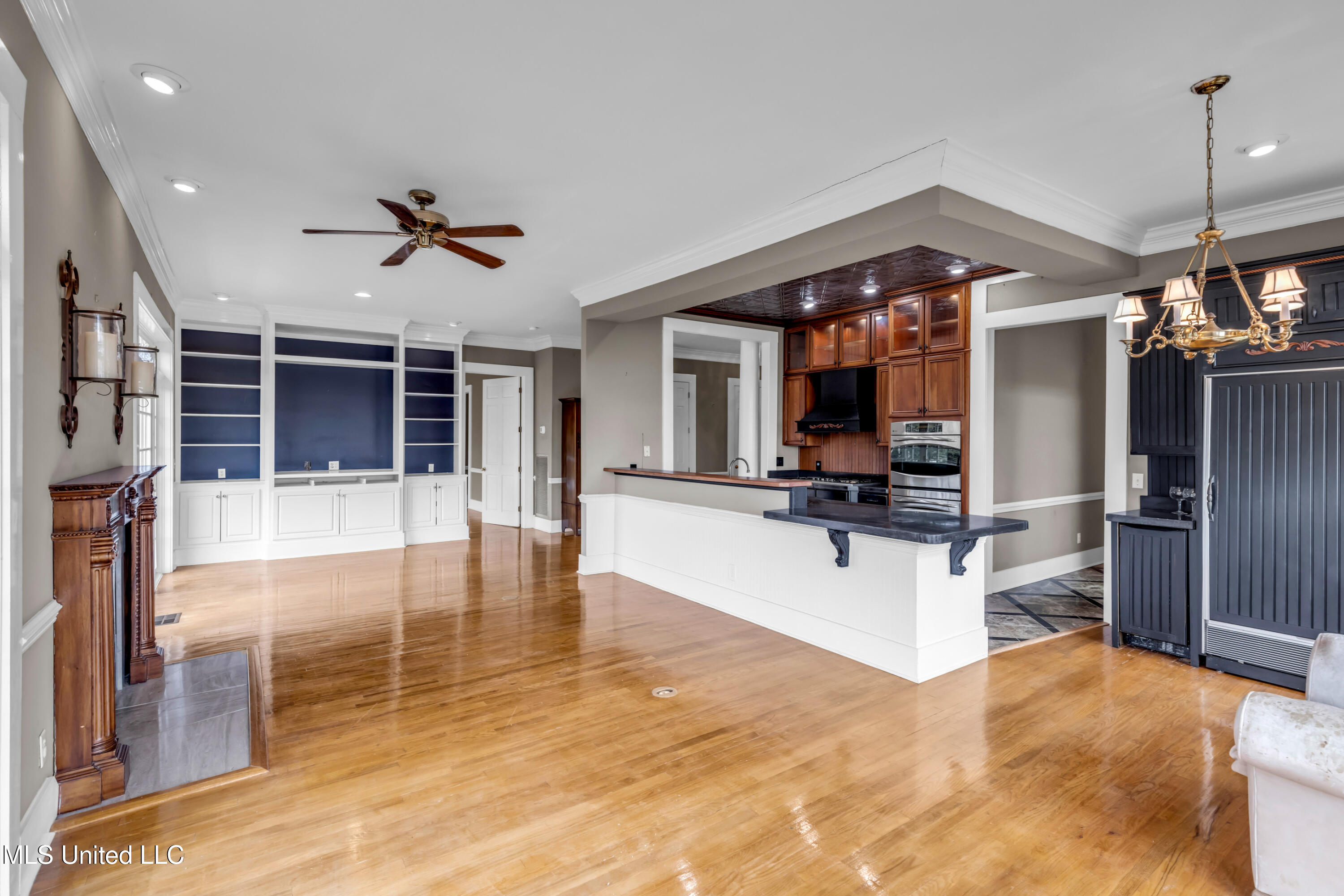 1401 Ladnier Road Gautier, MS 39553 - Photo 19 of 55 Living room
