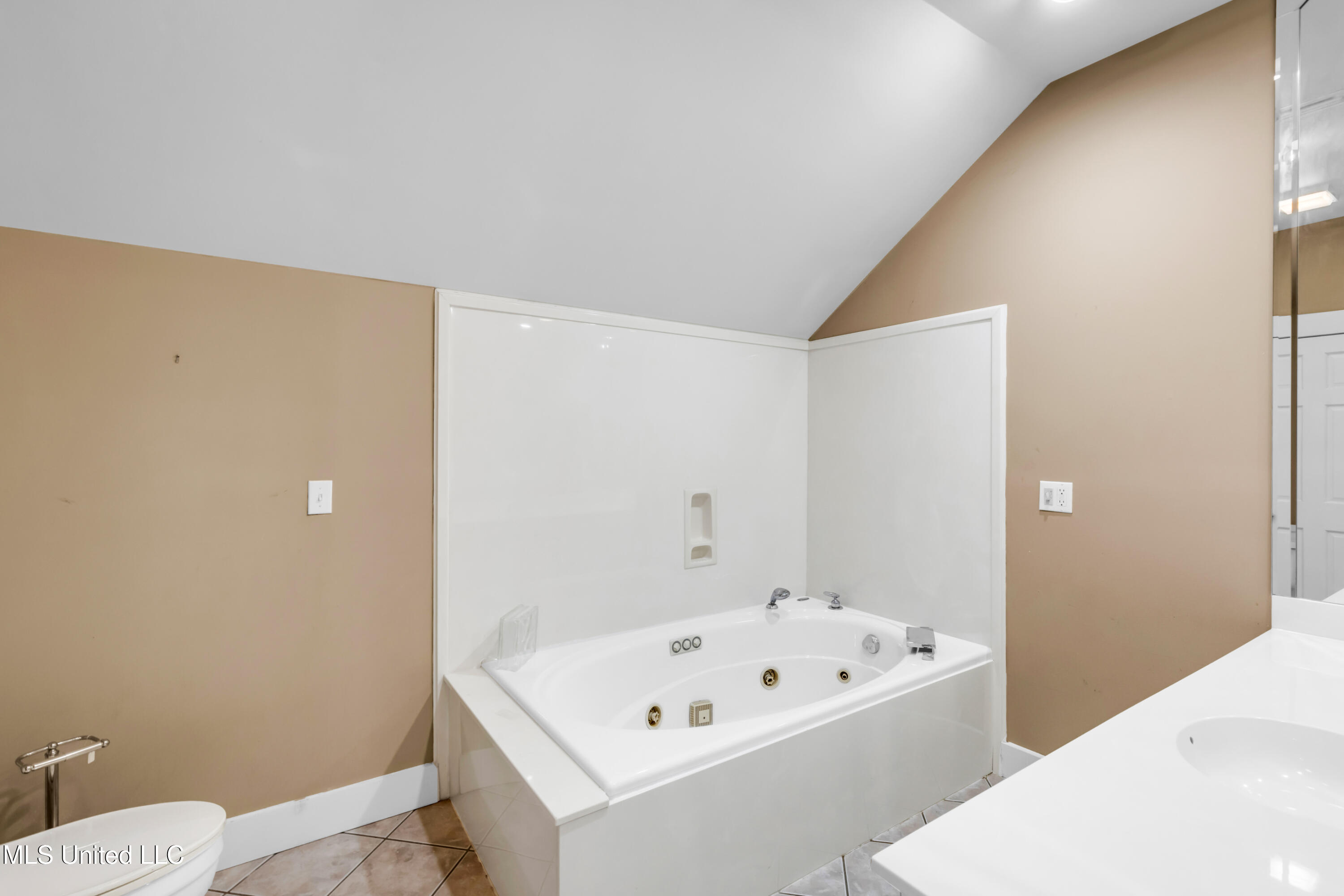 1401 Ladnier Road Gautier, MS 39553 - Photo 39 of 55 second floor bathroom