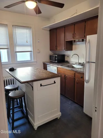 $1,400 | 261 North Ballston Avenue, Unit 1, Scotia, NY 12302