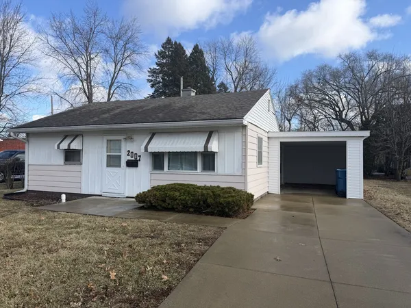 $1,250 | 2007 Schuyler Drive, Peru, IL 61354