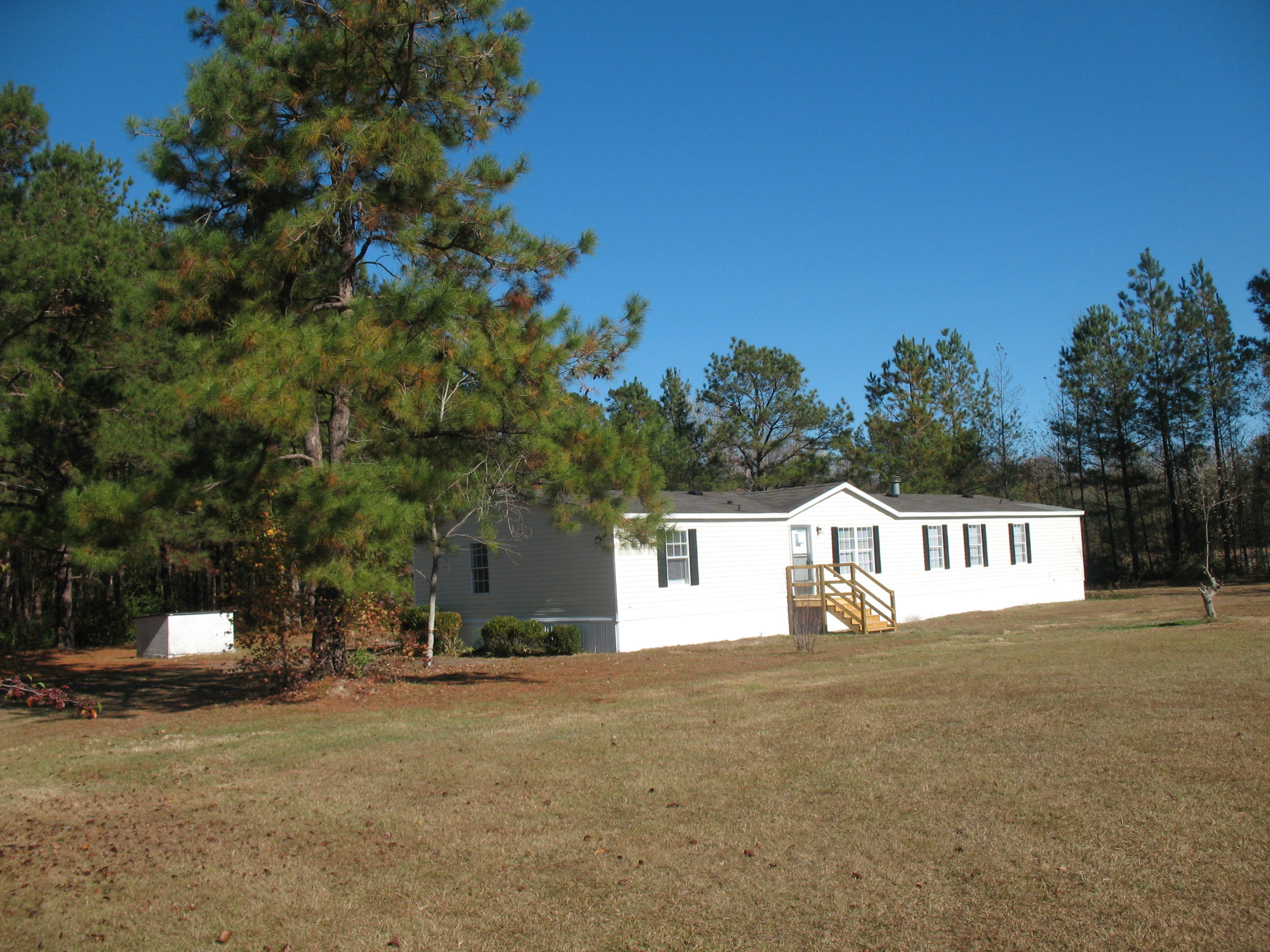 1182 Paradise Road Manning, SC 29102 - Photo 2 of 14 IMG_9112