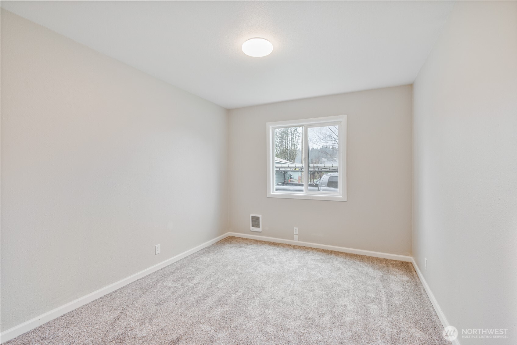 301 5th Avenue Southwest Kelso, WA 98626 - Photo 15 of 18