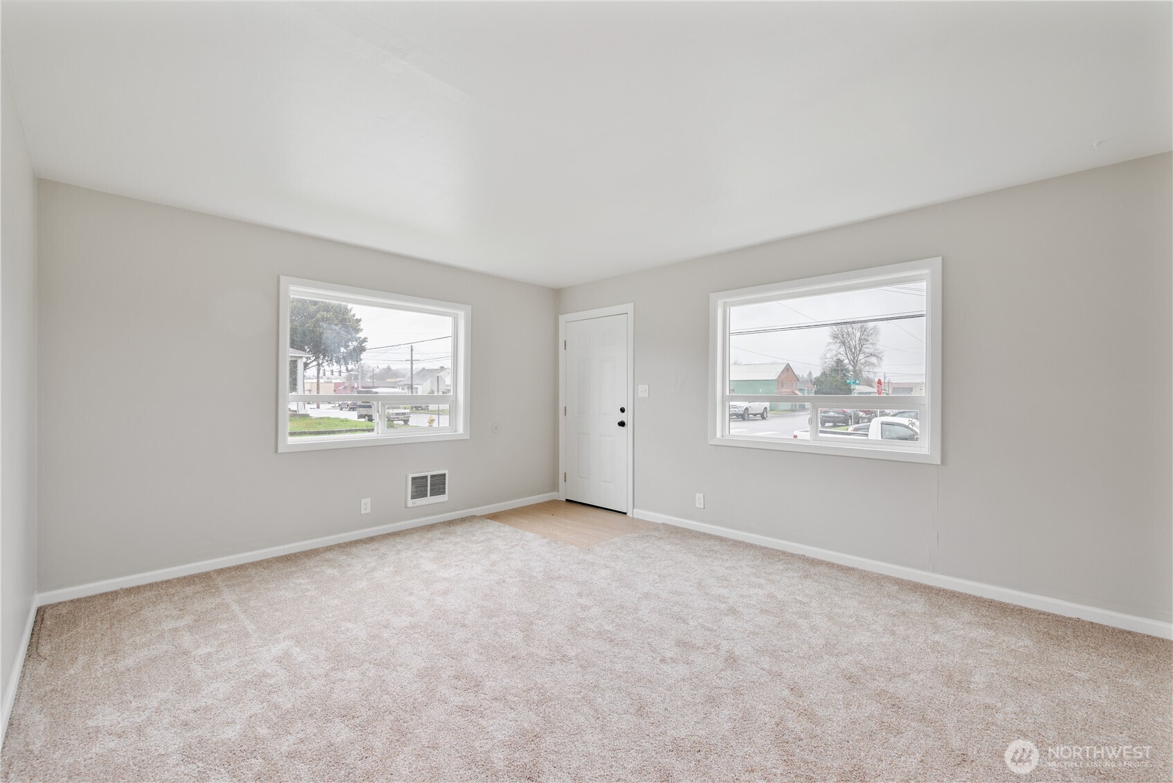 301 5th Avenue Southwest Kelso, WA 98626 - Photo 5 of 18