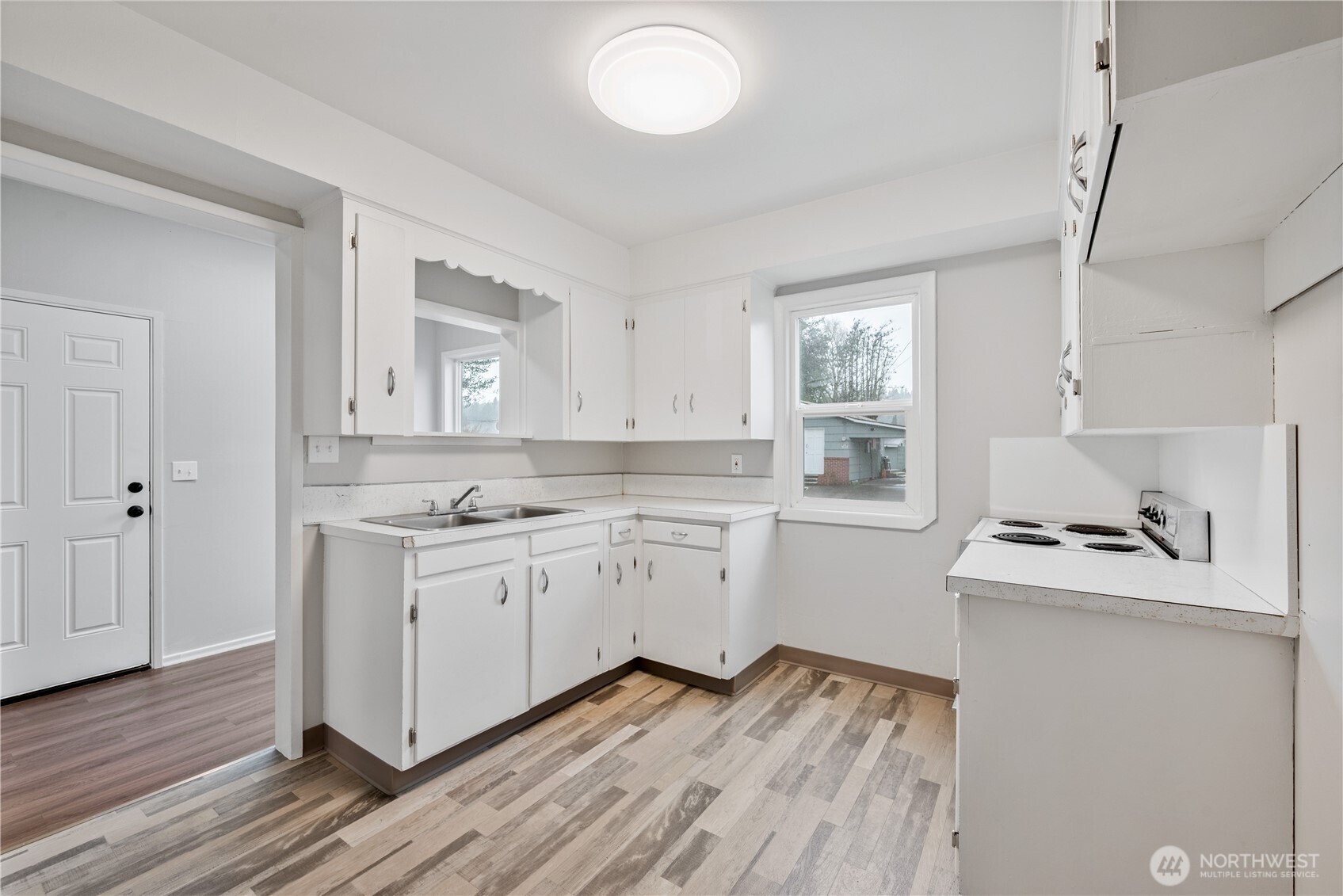 301 5th Avenue Southwest Kelso, WA 98626 - Photo 9 of 18