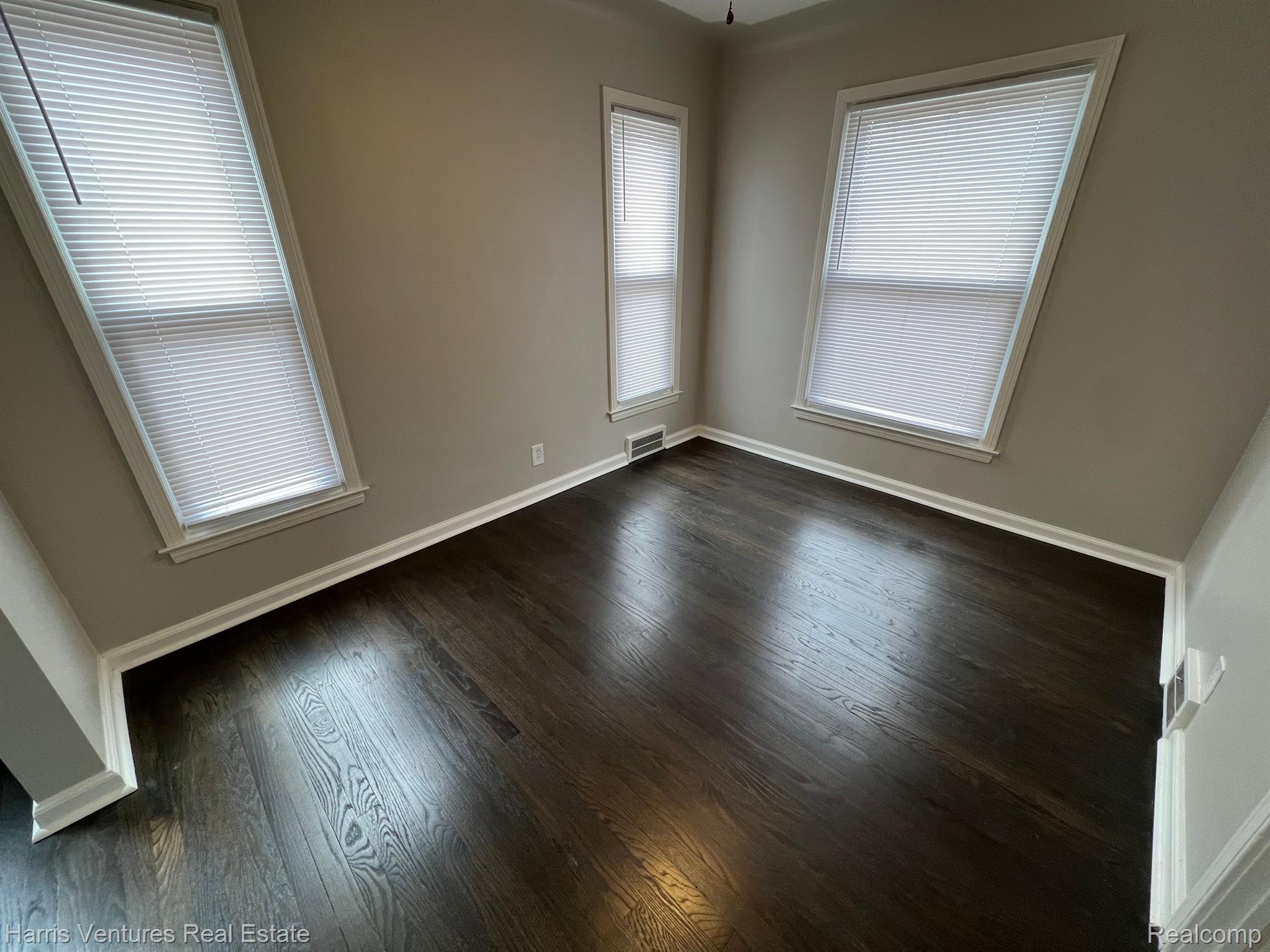 21730-34 Moross Road Grosse Pointe, MI 48236 - Photo 7 of 15 Dining Area
