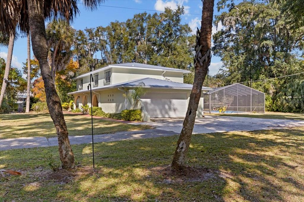 155 South Court Street Bronson, FL 32621 - Photo 12 of 62