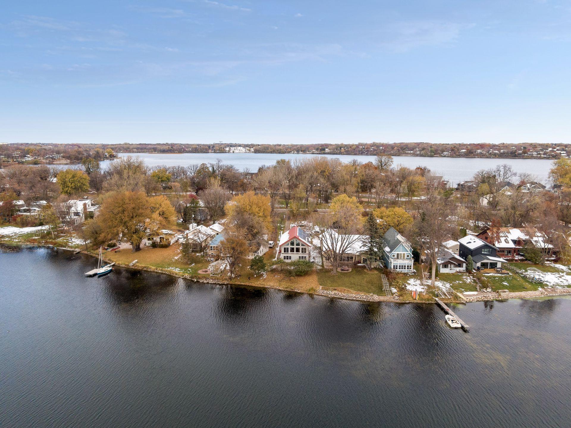 239 Peninsula Road Medicine Lake, MN 55441 - Photo 12 of 56 Gallery Image 12