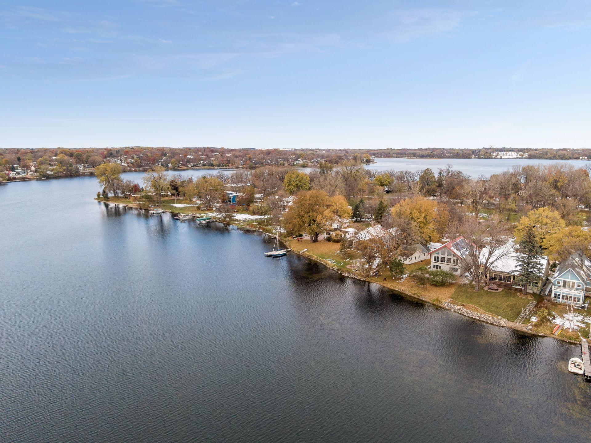 239 Peninsula Road Medicine Lake, MN 55441 - Photo 13 of 56 Gallery Image 13
