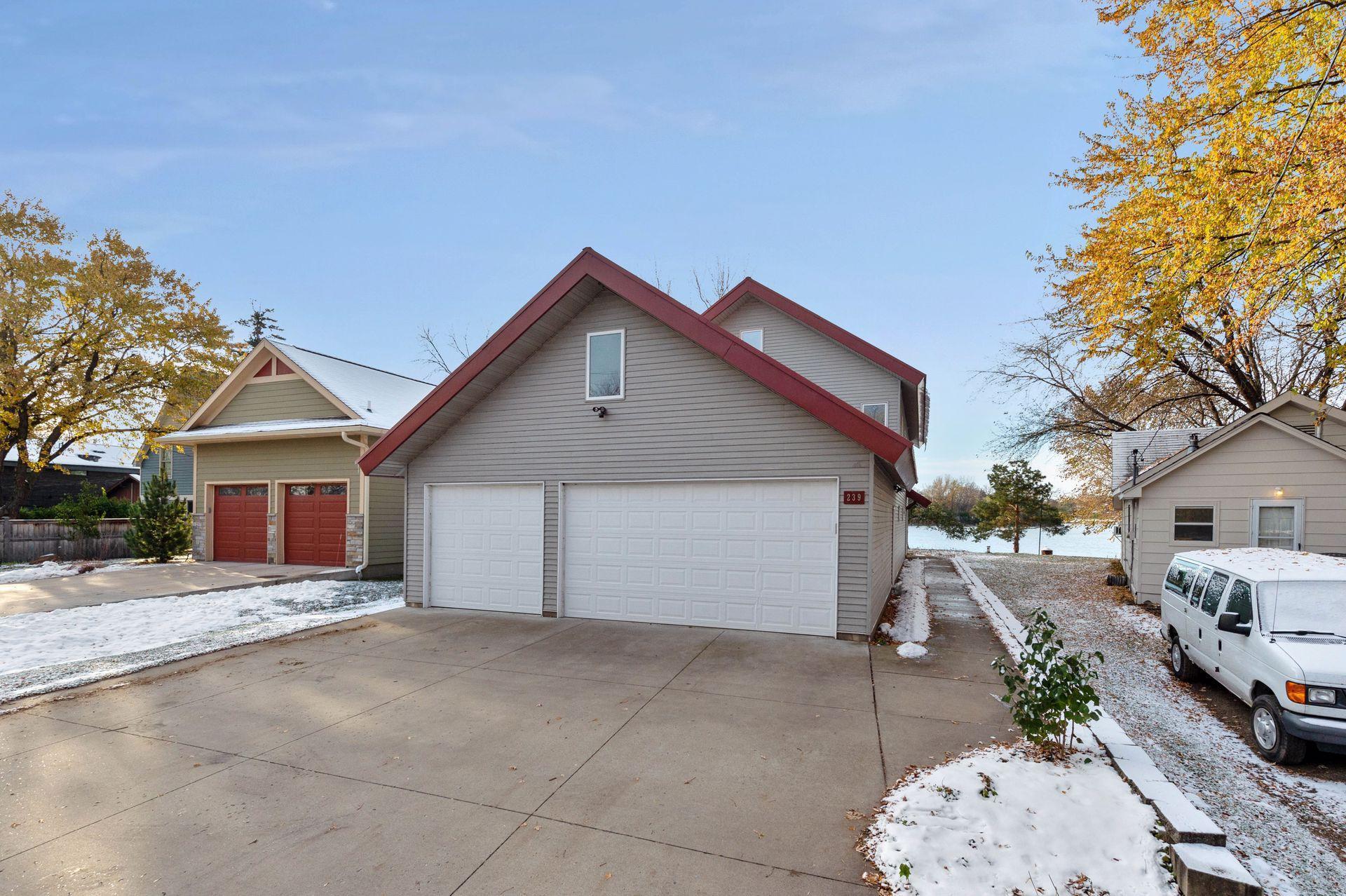 239 Peninsula Road Medicine Lake, MN 55441 - Photo 19 of 56 Gallery Image 19