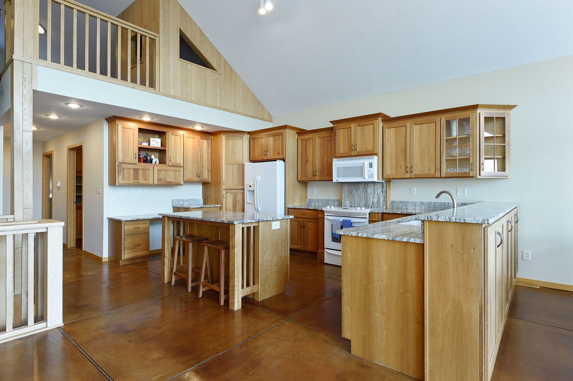 239 Peninsula Road Medicine Lake, MN 55441 - Photo 3 of 56 Gallery Image 3