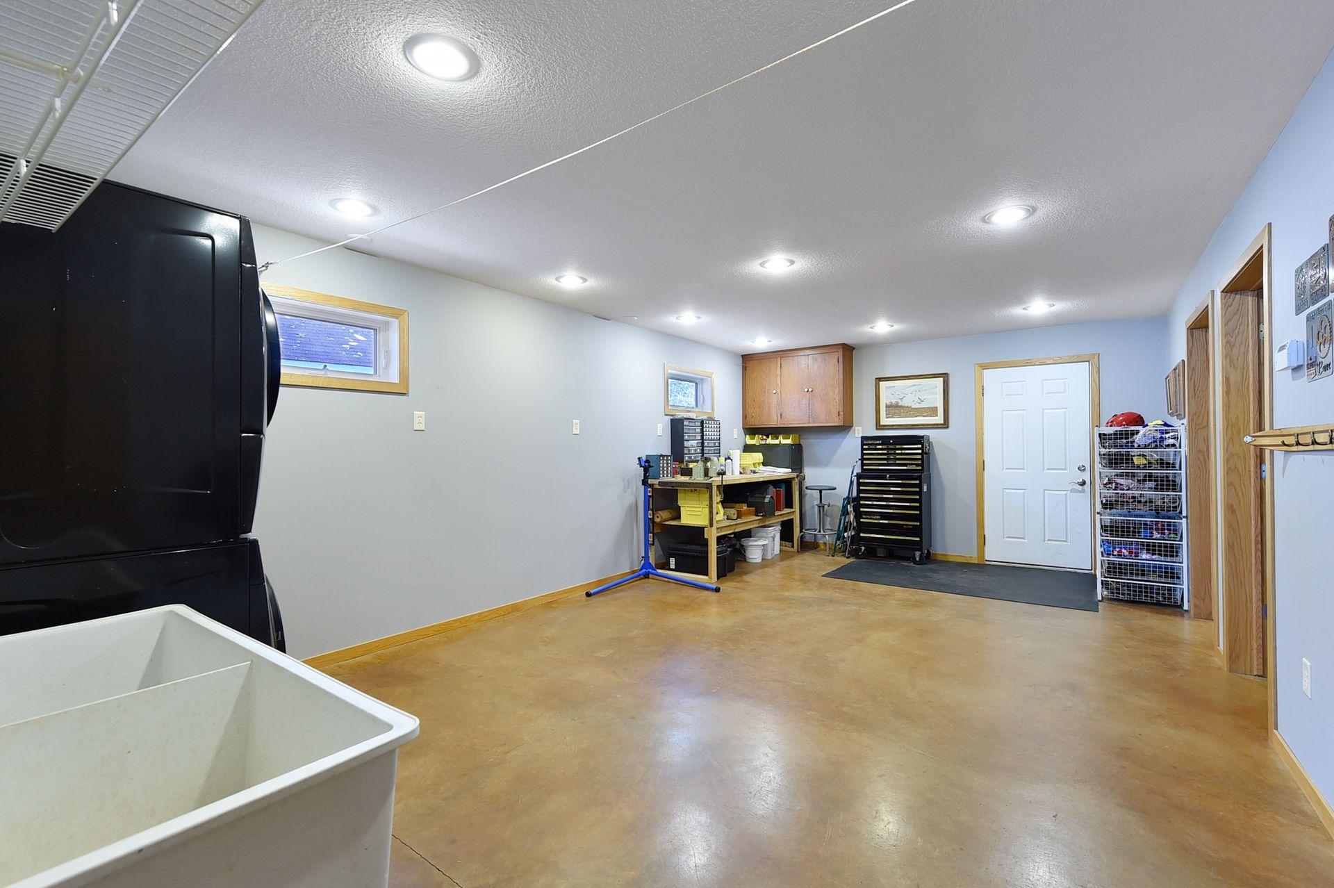 239 Peninsula Road Medicine Lake, MN 55441 - Photo 33 of 56 Gallery Image 33