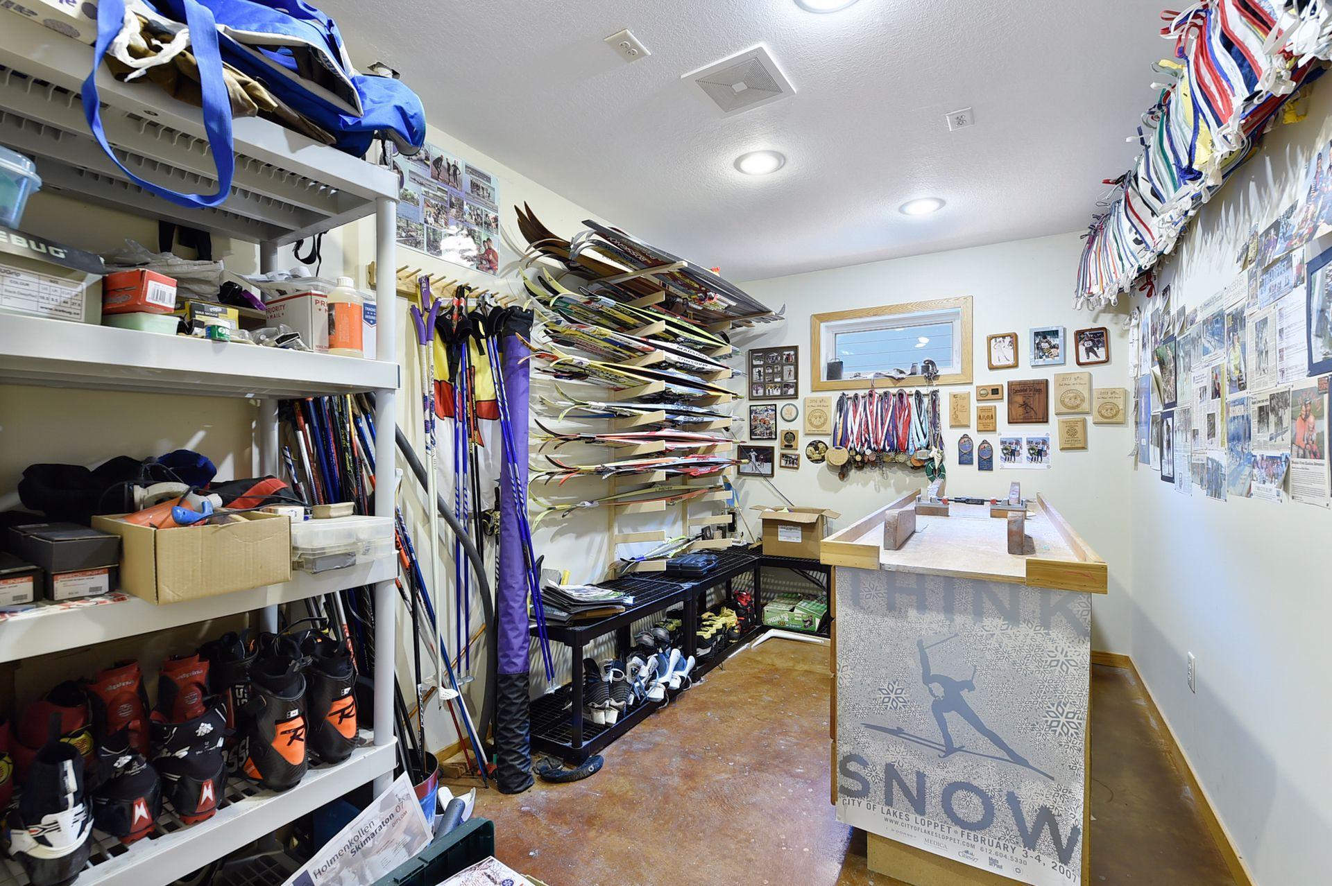 239 Peninsula Road Medicine Lake, MN 55441 - Photo 35 of 56 Gallery Image 35