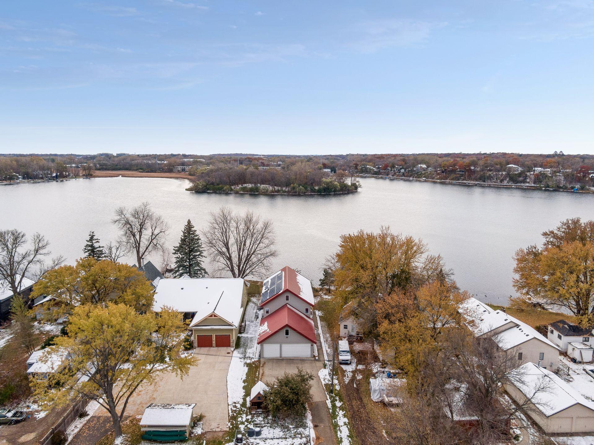 239 Peninsula Road Medicine Lake, MN 55441 - Photo 7 of 56 Gallery Image 7