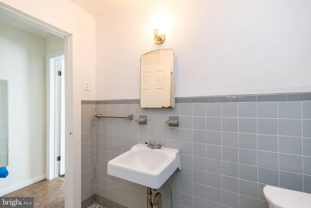 $3,200 | 7738 Ardleigh Street, Philadelphia, PA 19118