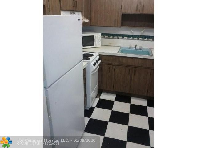 7851 Dunham Boulevard, Unit 5 Miami, FL 33138 - Photo 7 of 9 Kitchen